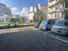【兵庫県/神戸市東灘区青木】モンラヴィ青木 駐車場