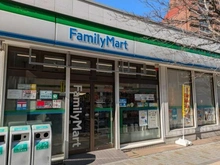 【兵庫県/神戸市東灘区御影山手】メープル御影山手セレヴィ ファミリーマート阪急御影前店（現地より約750m）