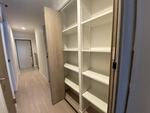 【兵庫県/神戸市東灘区魚崎南町】ライオンズマンション住吉川 玄関：廊下の収納です。