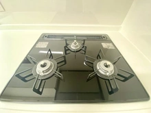 【兵庫県/神戸市東灘区魚崎西町】モンセーヌ住吉川公園1番館 キッチン：三口コンロ