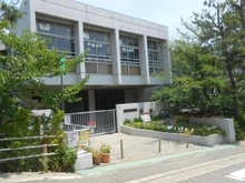 【兵庫県/芦屋市東山町】ローズハイツ芦屋 芦屋市立朝日ヶ丘小学校（現地より約1,030m）