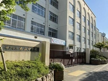 【兵庫県/神戸市東灘区西岡本】ワコーレ西岡本グランプレイス 神戸市立本山中学校（現地より約476m）