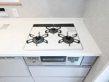 【東京都/足立区千住関屋町】レックス北千住 キッチン：三口コンロ