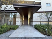 【東京都/足立区小台】シャリエ小台リバーフォート エントランス