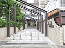 【東京都/足立区西綾瀬】ルマ―ジュ綾瀬 アプローチ