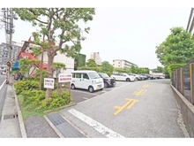 【東京都/足立区中央本町】エステート五反野住宅 駐車場