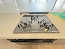 【東京都/江戸川区西葛西】グリーンヒル西葛西 1号館 キッチン：三口コンロ