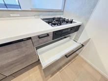 【東京都/江戸川区西葛西】ライオンズステーションプラザ西葛西 キッチン：収納