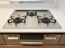 【東京都/江戸川区南葛西】なぎさニュータウン 1号棟 キッチン：三口コンロ