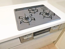 【千葉県/浦安市富士見】ライオンズマンション舞浜第2 キッチン：三口コンロ