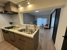 【千葉県/浦安市当代島】トーア浦安マンション A棟 リビング・ダイニング：※家具・調度品は販売価格に含まれておりません