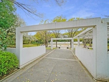 【東京都/江戸川区西葛西】フェアロージュ西葛西四季の道 虹の広場（現地より約523m）