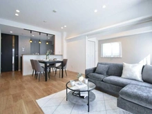 【東京都/江戸川区松江】オーベル船堀　 リビング：※家具・調度品は販売価格に含まれておりません
(奥)洋室