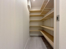 【東京都/江戸川区清新町】清新中央ハイツ 1－6号棟 収納：シューズインクローゼット