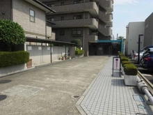 【埼玉県/草加市氷川町】ライオンズマンション草加氷川町 アプローチ