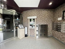 【埼玉県/さいたま市緑区大字大間木】ライオンズマンション東浦和第2 エントランス