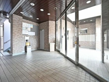 【埼玉県/さいたま市緑区大字大間木】ライオンズマンション東浦和第2 エントランス