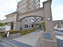 【埼玉県/さいたま市緑区大字大間木】ライオンズマンション東浦和第2 エントランス