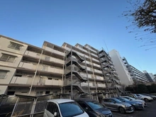 【埼玉県/越谷市赤山町】越谷ファミリータウン D棟 外観