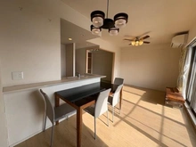 【埼玉県/朝霞市泉水】スカイヒルズ メイツ朝霞台 リビング・ダイニング：家具調度品は価格に含まれません。