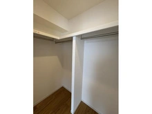 【埼玉県/さいたま市緑区東浦和】コスモ東浦和 収納：ウォークインクローゼット