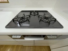 【埼玉県/さいたま市南区白幡】マイキャッスル武蔵浦和 キッチン：三口コンロ