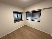 【埼玉県/越谷市瓦曽根】ライフピア南越谷II 洋室