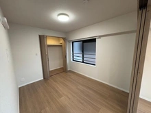 【埼玉県/越谷市瓦曽根】ライフピア南越谷II 洋室