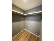 【埼玉県/戸田市新曽南】ヴィルヌーブ戸田公園 収納：ウォークインクローゼット