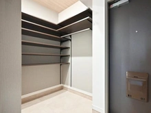 【埼玉県/さいたま市南区四谷】武蔵浦和第弐ローヤルコーポ 収納：シューズインクローゼット