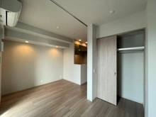 【埼玉県/さいたま市南区沼影】プラウドシティ武蔵浦和ステーションアリーナ 洋室：奥側リビング