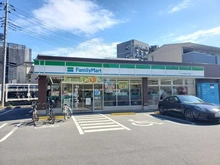 【埼玉県/さいたま市南区沼影】エステート浦和 5号棟 ファミリーマートさいたま沼影二丁目店（現地より約204m）