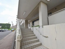 【埼玉県/志木市館】志木ニュータウン東の森壱番街6号棟 エントランス