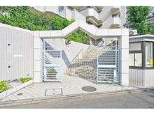 【埼玉県/志木市柏町】ザ・ステイツ志木アーバンヒルズ アプローチ