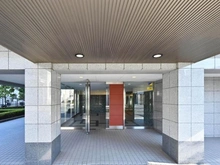 【埼玉県/さいたま市桜区西堀】レーベンリヴァーレ中浦和ファーストレジデンス エントランス