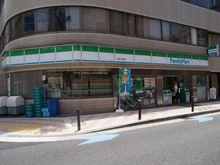 【東京都/港区元麻布】ウィスタリア元麻布 ファミリーマート麻布十番店（現地より約210m）