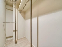 【東京都/世田谷区三軒茶屋】パークホームズ三軒茶屋一丁目 収納：ウォークインクローゼット