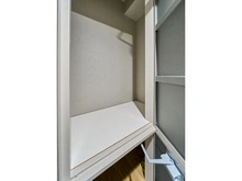 【東京都/世田谷区三軒茶屋】パークホームズ三軒茶屋一丁目 収納：トランクルーム