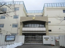 【東京都/世田谷区野沢】ヴィルヌーブタワー駒沢  駒留中学校（現地より約1,600m）