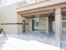 【東京都/世田谷区三軒茶屋】シャリエ三軒茶屋 エントランス