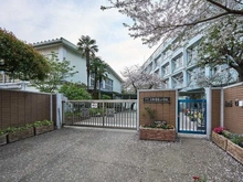 【東京都/世田谷区三軒茶屋】ライオンズマンション三宝徳 世田谷区立三軒茶屋小学校（現地より約450m）