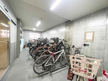 【東京都/世田谷区代沢】クウェストスクエア代沢 駐輪場