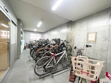 【東京都/世田谷区代沢】クウェストスクエア代沢 駐輪場