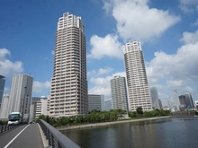 【東京都/江東区豊洲】キャナルワーフタワーズウエスト 外観：右がWEST・左がEAST