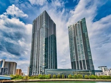 【東京都/江東区豊洲】シティタワーズ豊洲ザ・ツイン　 サウスタワー 外観：左：サウスタワー(本物件)　右：ノースタワー