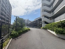 【神奈川県/横浜市鶴見区元宮】リストレジデンス鶴見カレンコート　 駐車場
