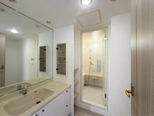 【神奈川県/川崎市幸区塚越】矢向ハイライズ 洗面所：(奥)浴室