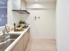 【神奈川県/川崎市川崎区京町】ライオンズマンション京町 キッチン：※家具・調度品は販売価格に含まれておりません