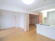 【神奈川県/横浜市鶴見区生麦】リブゼ横浜クレインポート リビング・ダイニング