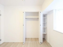 【神奈川県/横浜市鶴見区北寺尾】ライオンズヒルズ北寺尾 収納：6.0帖の洋室